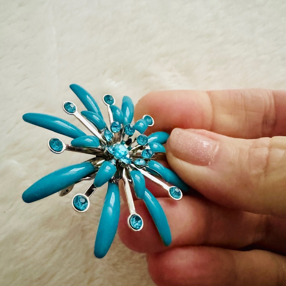Vintage Turquoise Enamel Floral Brooch - Picture 2 of 3